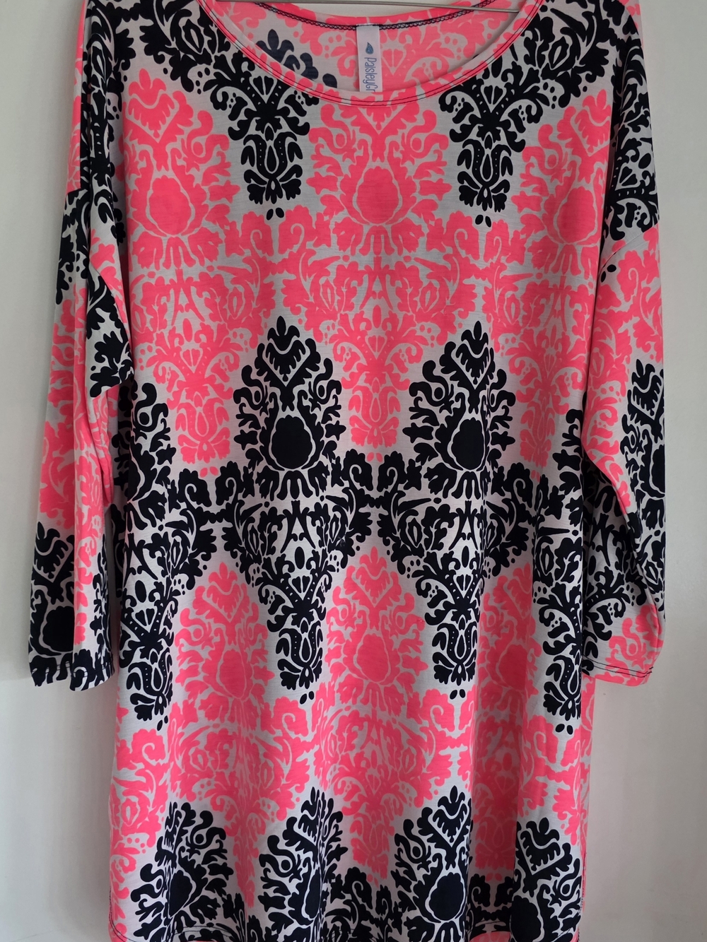 Paisley Grace Women’s Pink and Dark Navy Damask-Print Tunic Top XXL